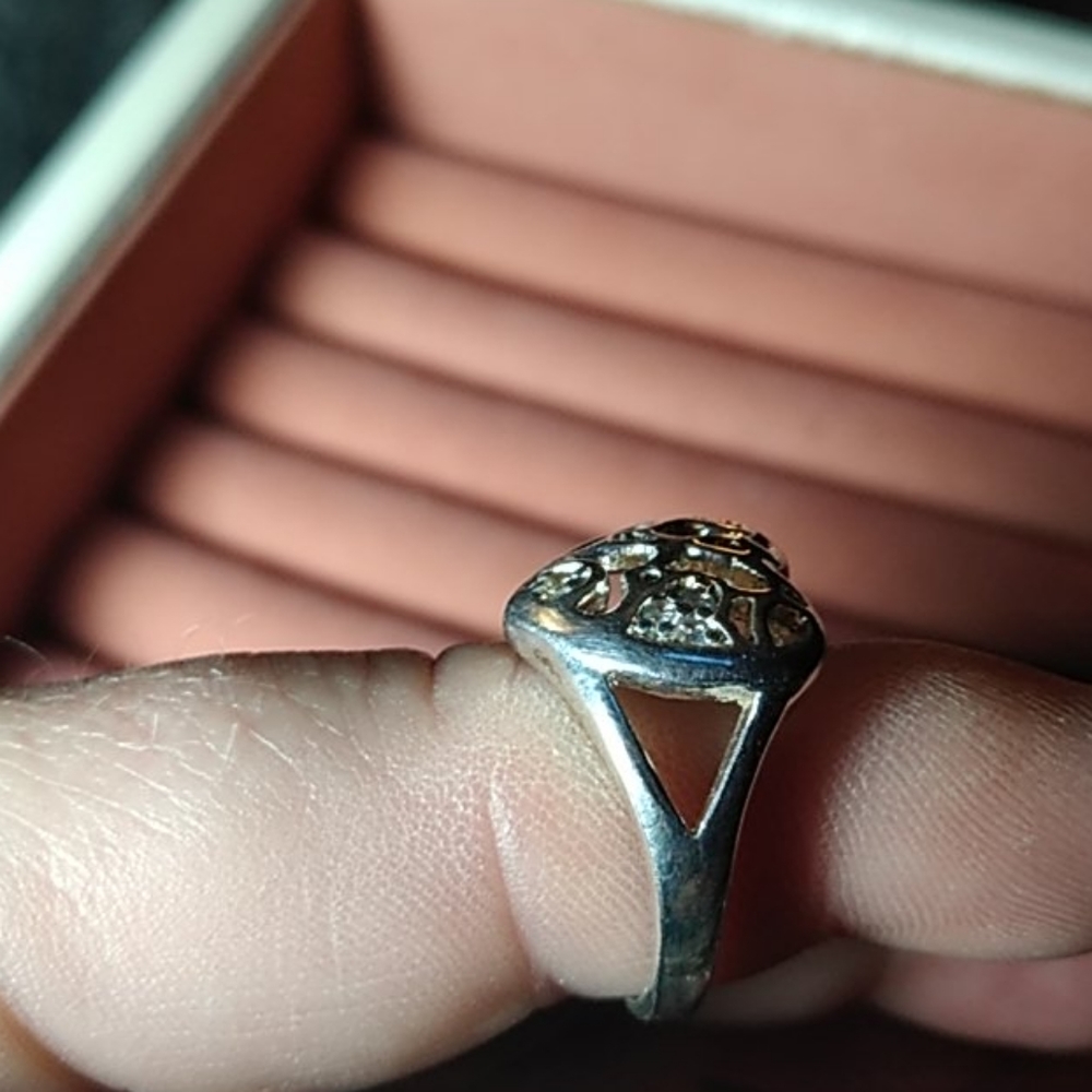 Ring - Picture 2 of 3